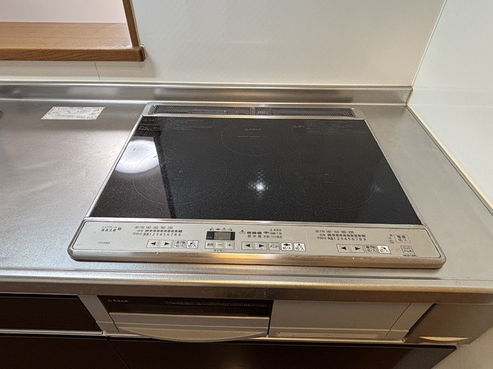 リバーサイドルーム西方のキッチン
