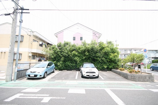 ウエストヴィレッジの駐車場