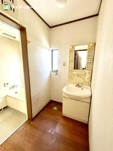 春日部市南4丁目　中古一戸建て　2世帯の独立洗面台