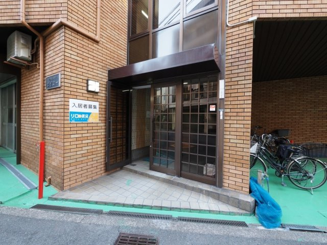 第２タナックマンションのエントランス