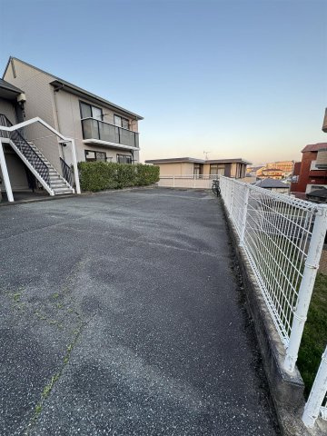 ディアス長住の駐車場