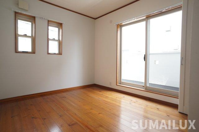 熊本市東区桜木２丁目の一戸建ての洋室