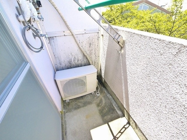 シティパレス佐保川Ｐ１の設備|バルコニーに洗濯機置き場がございます。