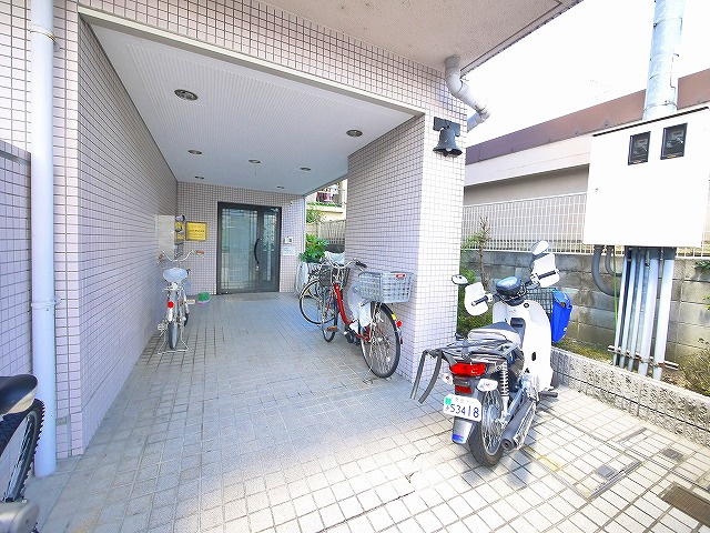 シティパレス佐保川Ｐ１のエントランス|オートロック付きです。