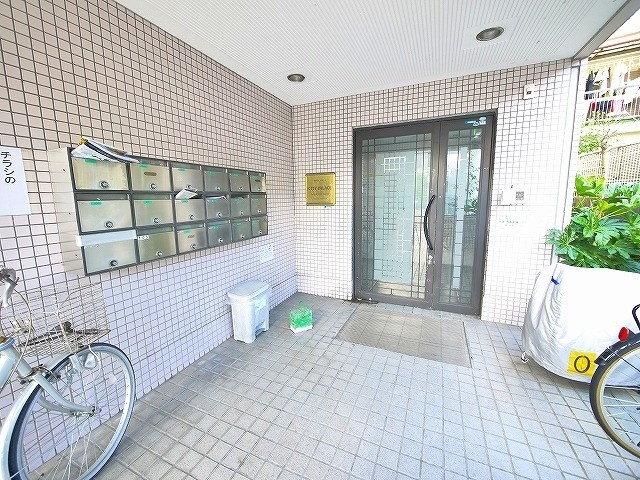 シティパレス佐保川Ｐ１のその他共用部分|オートロック付きで安心。