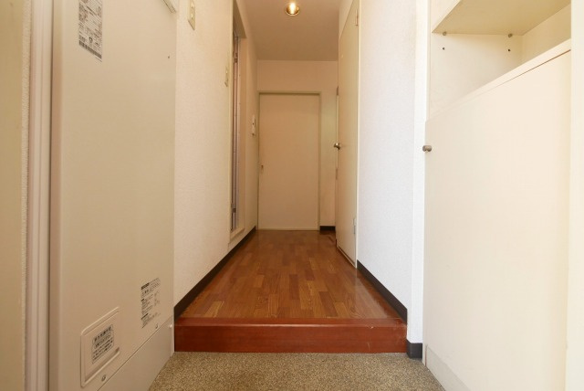 大阪市阿倍野区昭和町１丁目の賃貸マンションの玄関