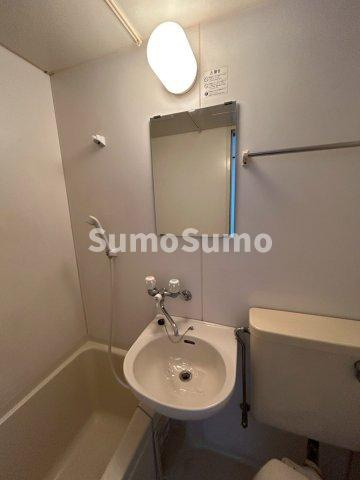 青葉荘の洗面所|忙しい朝には欠かせない洗面所です