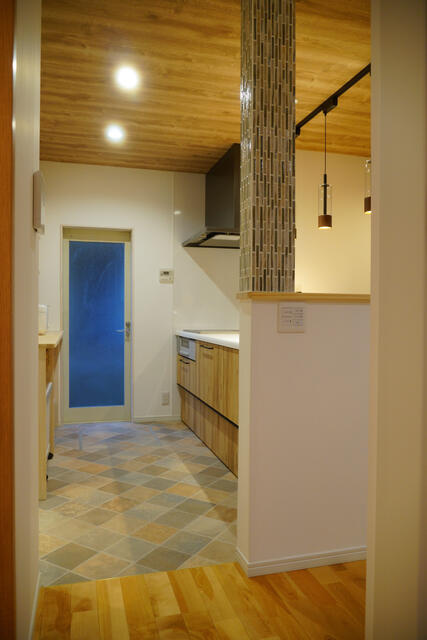 宇都宮市西川田本町４丁目　4ＬＤＫ　中古住宅の居間・リビング