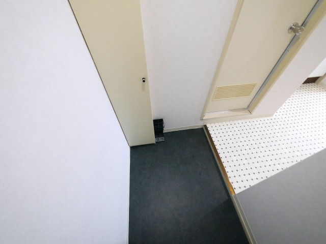 ホワイトパレスの玄関|使いやすいキッチンです