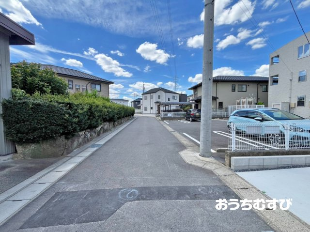 小牧市藤島町中島第2(全2棟)の前面道路含む現地写真
