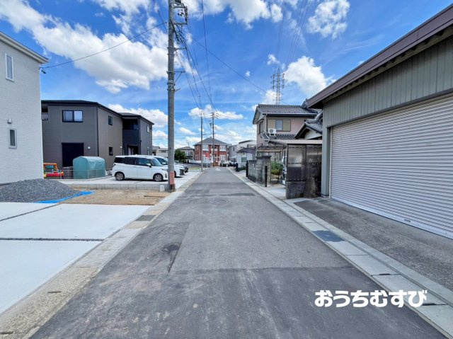 小牧市藤島町中島第2(全2棟)の前面道路含む現地写真