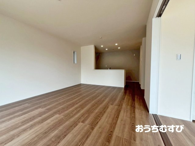 小牧市藤島町中島第2(全2棟)の居間・リビング