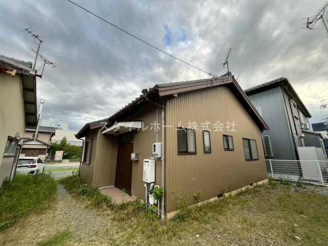下地町宮腰貸家の外観