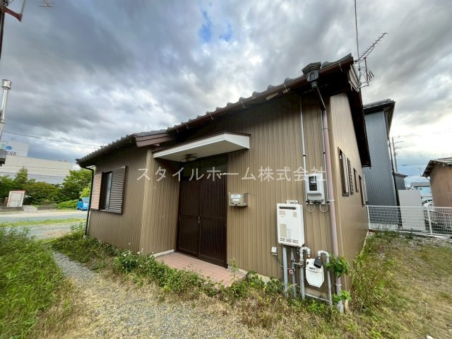 下地町宮腰貸家