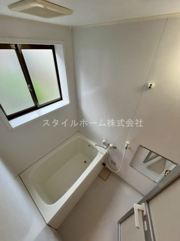 下地町宮腰貸家の浴室