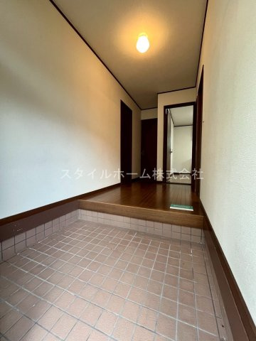 下地町宮腰貸家の玄関