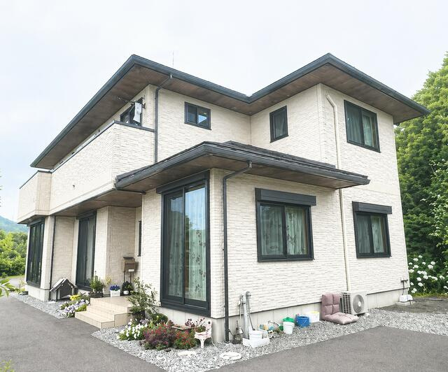 宇都宮市新里町　5ＳＬＤＫ　中古住宅の外観