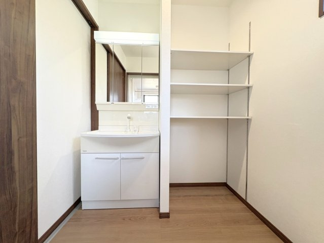 ◆売主物件につき仲介手数料無料◆令和２年建築の築浅◆４ＬＤＫ◆駐車２台ＯＫ◆伏見区向島吹田河原町の洗面所|洗面室