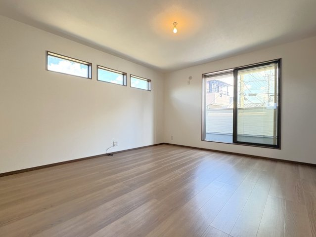 ◆売主物件につき仲介手数料無料◆令和２年建築の築浅◆４ＬＤＫ◆駐車２台ＯＫ◆伏見区向島吹田河原町の居間・リビング|リビング