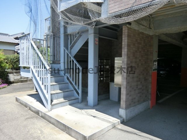 中村10番館のエントランス