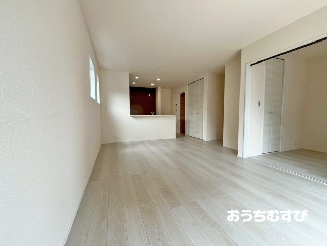 小牧市藤島町中島第2(全2棟)の居間・リビング