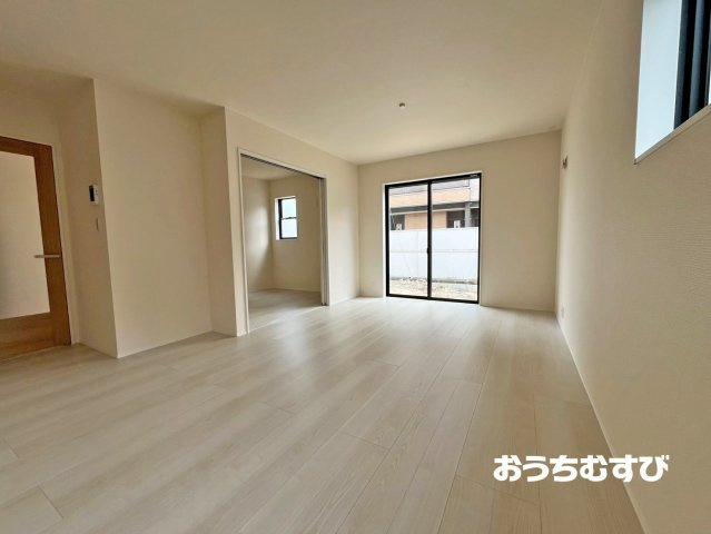 小牧市藤島町中島第2(全2棟)の居間・リビング