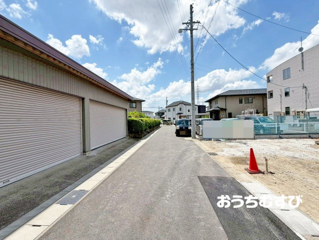 小牧市藤島町中島第2(全2棟)の前面道路含む現地写真
