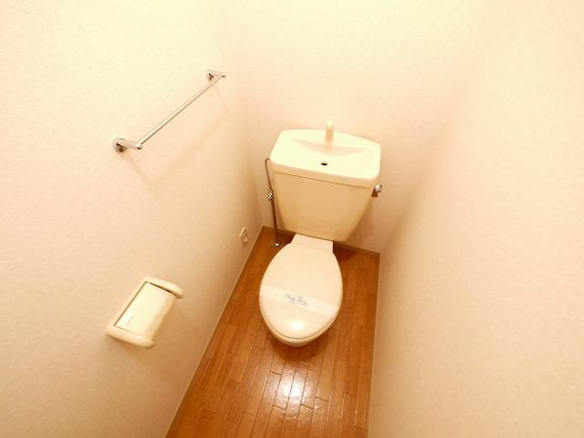 セジュール木津Aのトイレ|ゆったりとした空間のトイレです