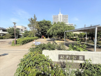 【周辺】 | 【仲介手数料２７０万円が無料！】■公園に隣接■土地面積増減可■南道路■陽当り良好 | 特別キャンペーン！
日本一の家計応援サービスに挑戦中！
詳細は「諸費用」欄をご確認下さい！
■祖師ヶ谷大蔵駅１５分
■南道路
■陽当り良好
■面積変更相談可能
■隣地に公園あり
■無料で間取図作成可能
