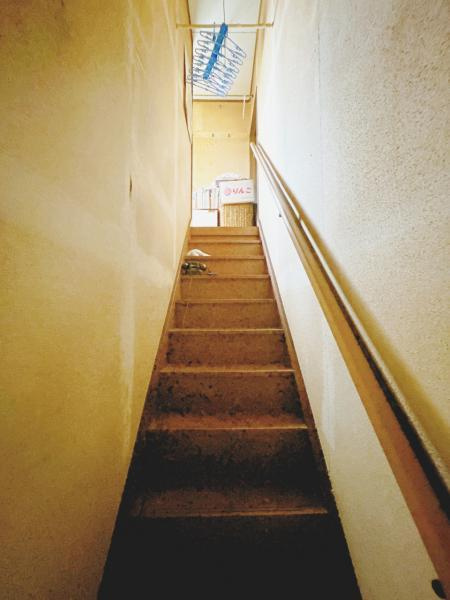 富士市大淵の中古一戸建|階段 