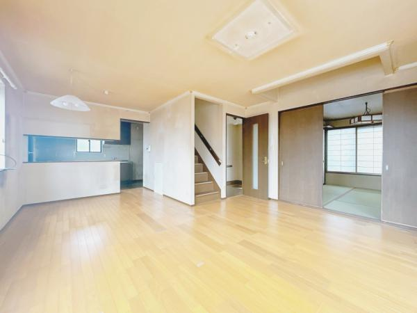 富士市今泉の中古一戸建|【リビング】 