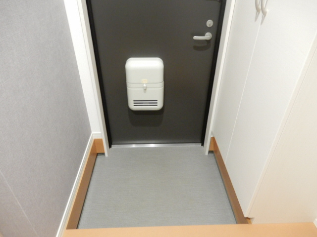 ヴィアーノ垂水王居殿の玄関
