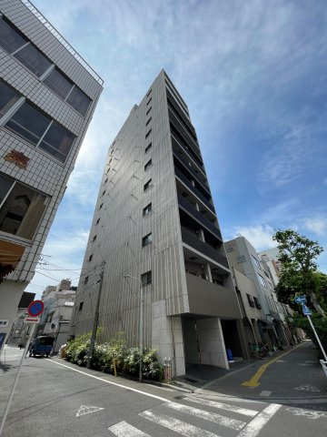 想定年間賃料　142.8万　想定利回り　4.54％　RCの外観