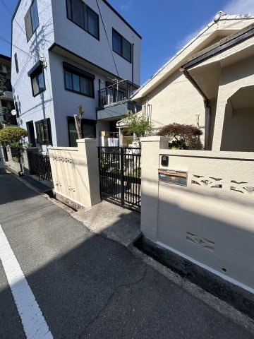 貸家　尼崎市稲葉荘の外観|外はこのようになっています
