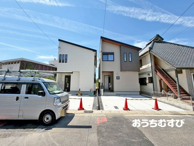 小牧市小牧第5(全2棟)の駐車場