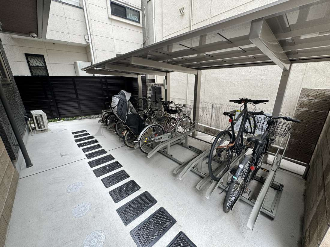 シャーメゾンKH中央区玉造の駐車場