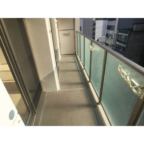 アーデンタワー本町イーストのバルコニー