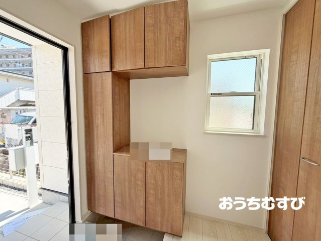 小牧市小牧第5(全2棟)の玄関
