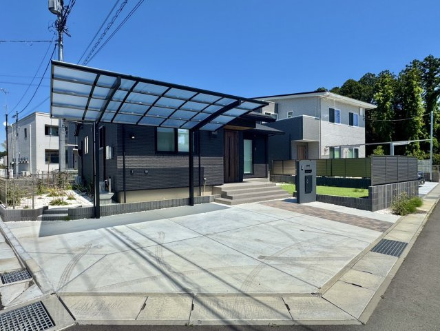 【一条工務店】那珂市菅谷(ZEH認定長期優良住宅)オール電化の駐車場