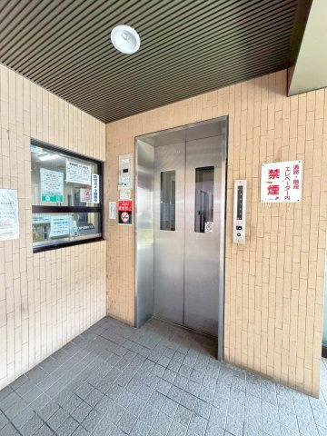 京阪「清水五条」駅徒歩８分◆角部屋陽当り良好◆スーパー徒歩１分◆ライオンズマンション東山弐番館のその他共用部分|エレベーター