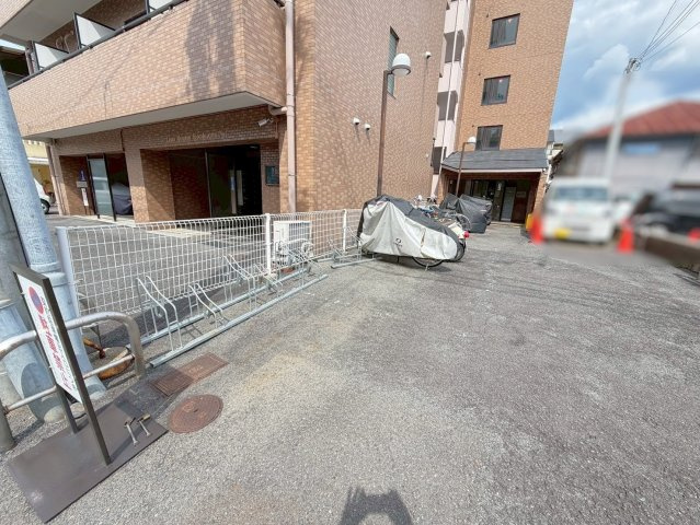 京阪「清水五条」駅徒歩８分◆角部屋陽当り良好◆スーパー徒歩１分◆ライオンズマンション東山弐番館の駐輪場|駐輪場