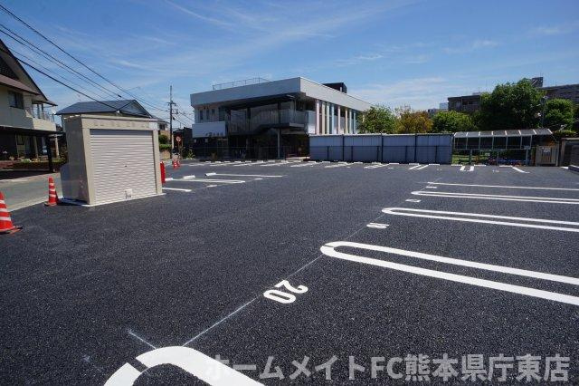 ソラリア　メゾンの駐車場