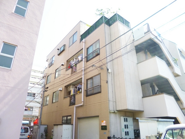 大塚ビルの外観|商店街に面した立地です