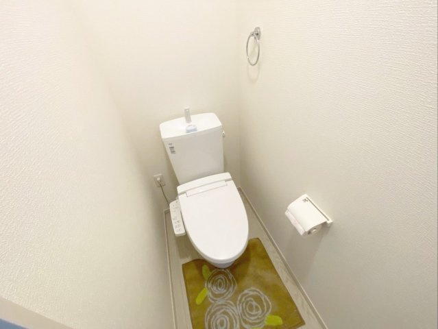 糟屋郡粕屋町大字上大隈　中古戸建のトイレ|トイレは各階にあるので混み合う心配がないですね！