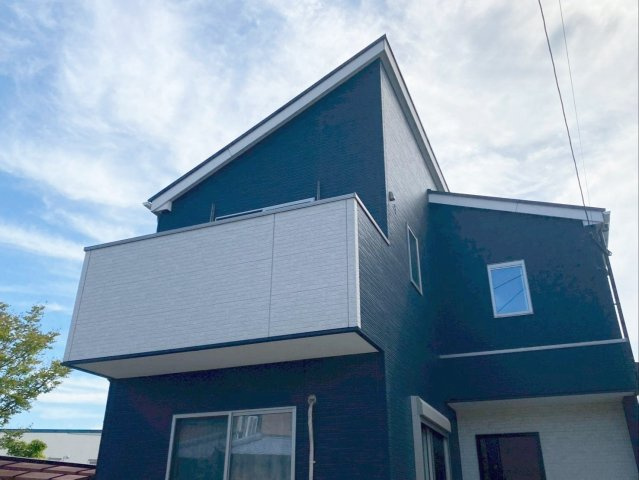 糟屋郡粕屋町大字上大隈　中古戸建の外観|午後からの洗濯物も乾きやすい西向きのバルコニーです！