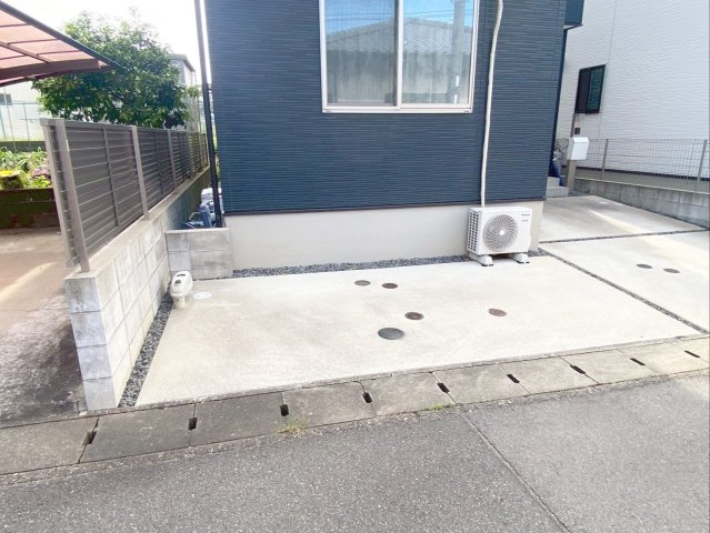 糟屋郡粕屋町大字上大隈　中古戸建の駐車場|駐車場は車種により2台駐車可能です！