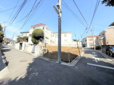 【外観】 | 【仲介手数料２６０万円ＯＦＦ！】■祖師ヶ谷大蔵駅８分■南西角地■建物込み１０，８３０万円 | 特別キャンペーン！
日本一の家計応援サービスに挑戦中！
詳細は「諸費用」欄をご確認下さい！
■祖師ヶ谷大蔵駅８分
■参考プランなら建物込み１０，８３０万円
■自由設計
■南西角地
■陽当り良好