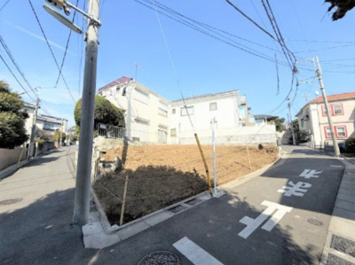 【外観】 | 【仲介手数料２６０万円ＯＦＦ！】■祖師ヶ谷大蔵駅８分■南西角地■建物込み１０，８３０万円 | 特別キャンペーン！
日本一の家計応援サービスに挑戦中！
詳細は「諸費用」欄をご確認下さい！
■祖師ヶ谷大蔵駅８分
■参考プランなら建物込み１０，８３０万円
■自由設計
■南西角地
■陽当り良好