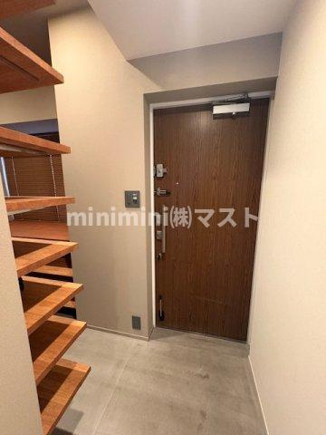 ローレルコート西本町の玄関