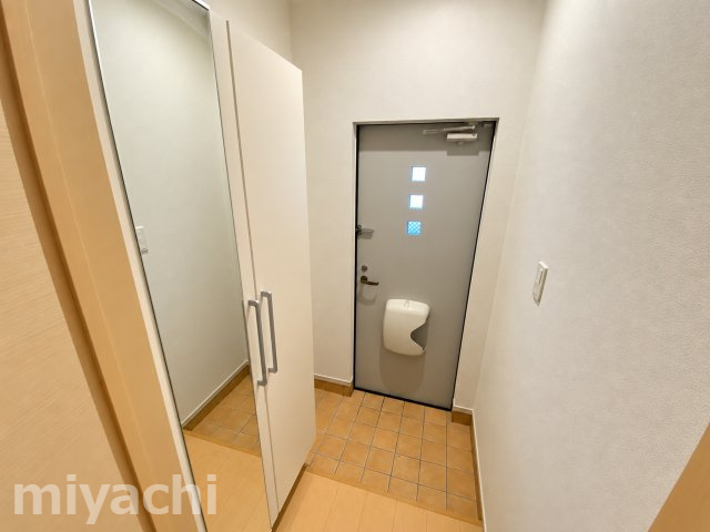 コンフォール矢三　Bの玄関